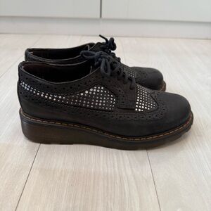 Black Leather Wingtip Lace-Up Shoes